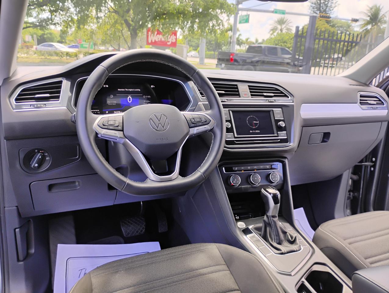 Volkswagen Tiguan S 2024