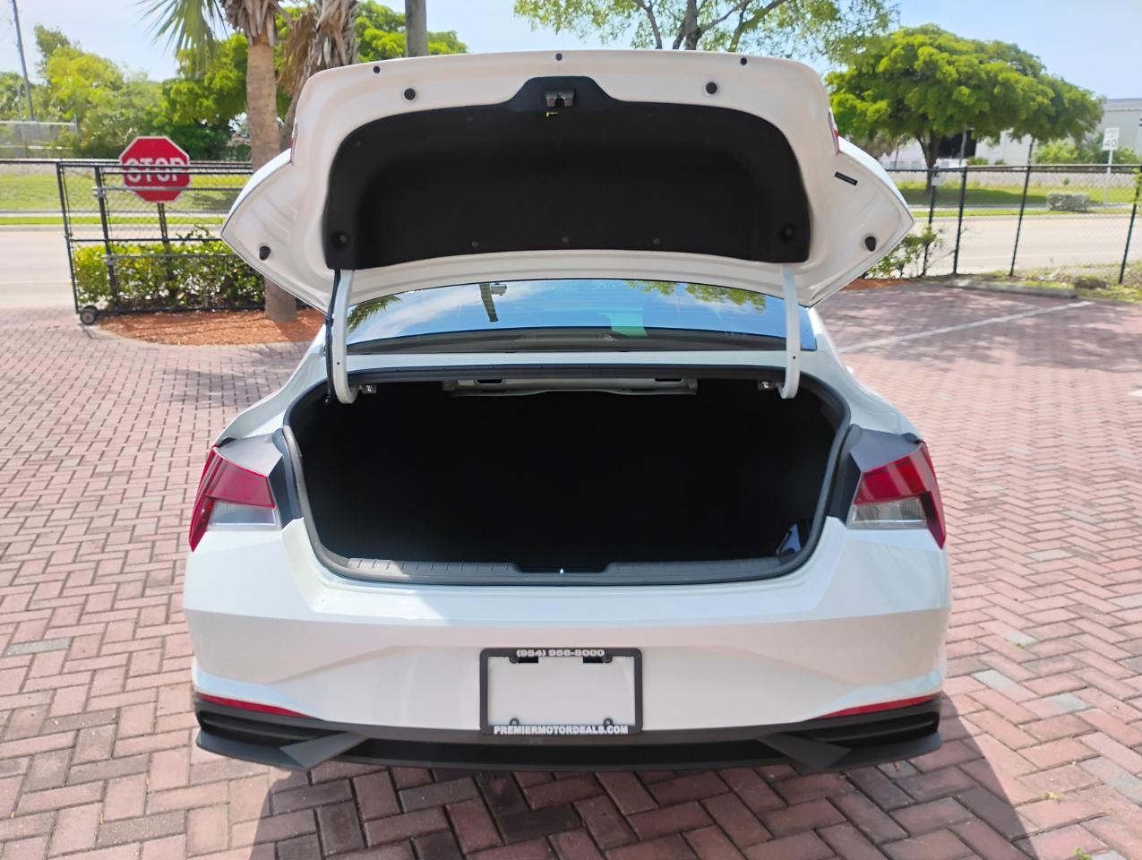 Hyundai Elantra SEL 2023