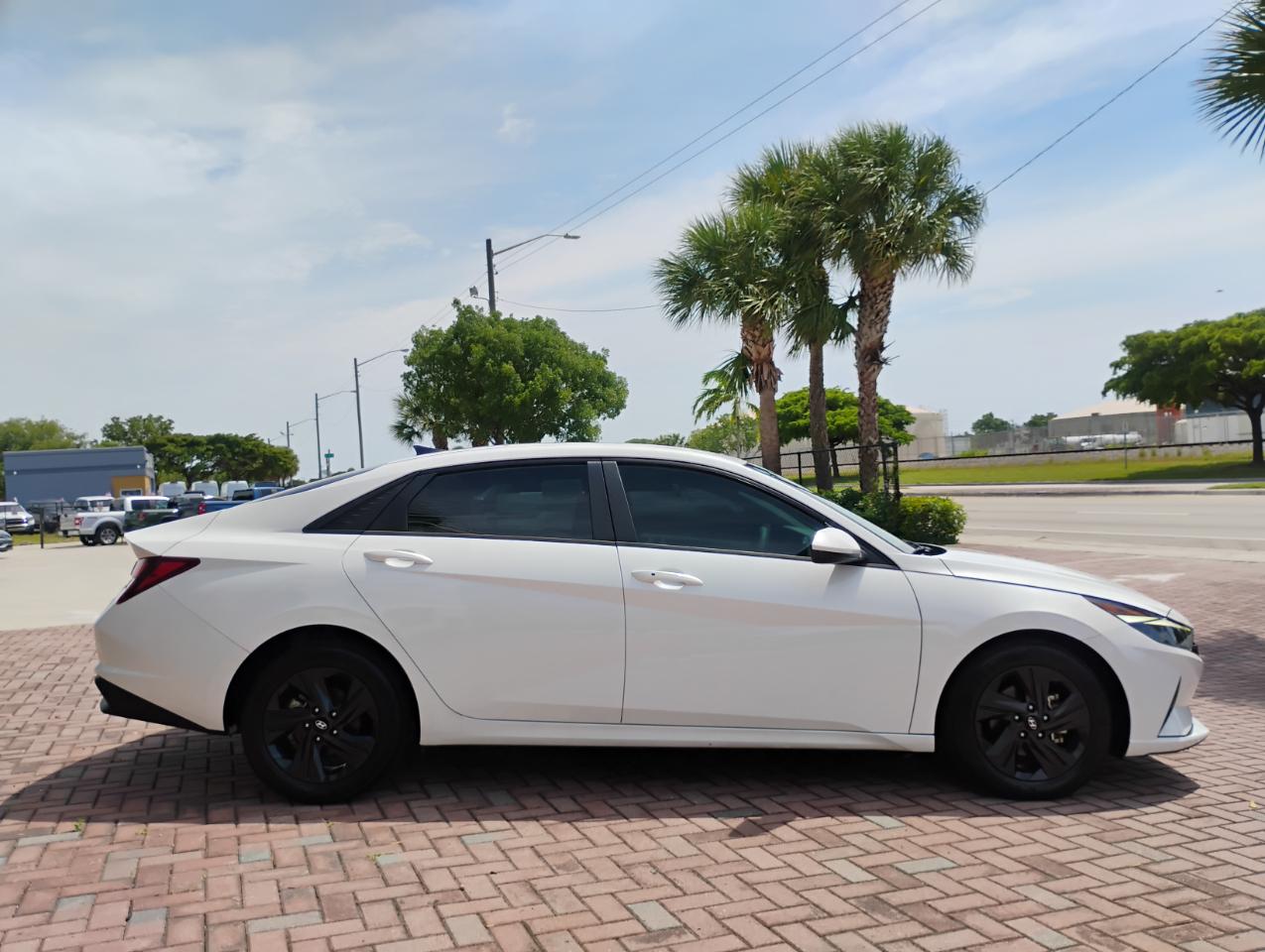 Hyundai Elantra SEL 2023