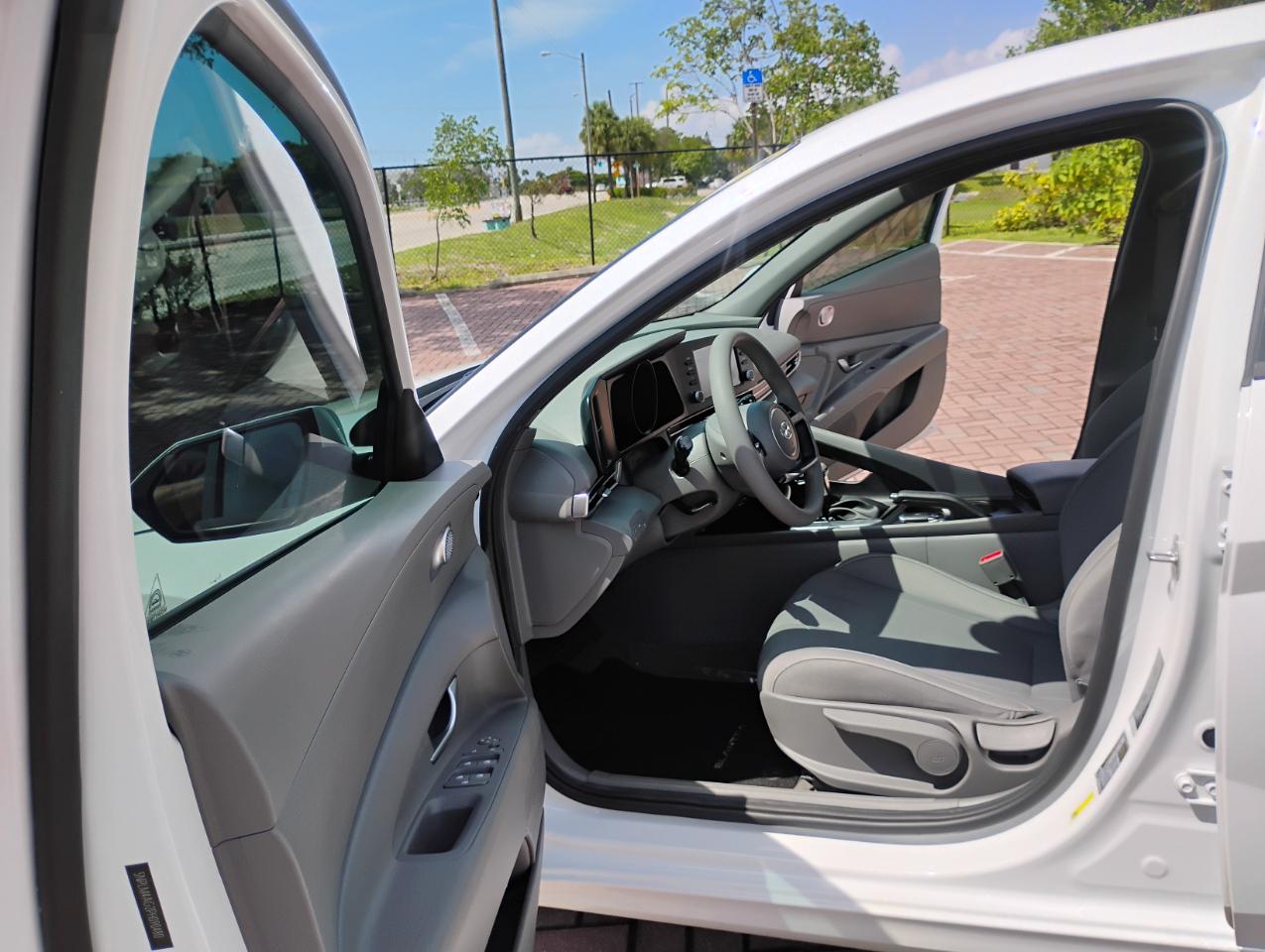 Hyundai Elantra SEL 2023