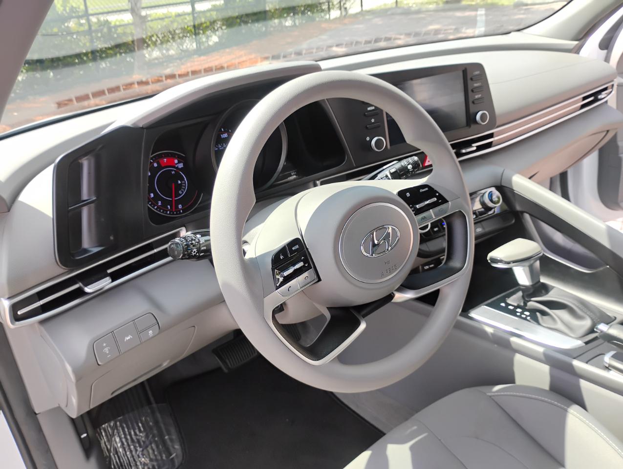 Hyundai Elantra SEL 2023