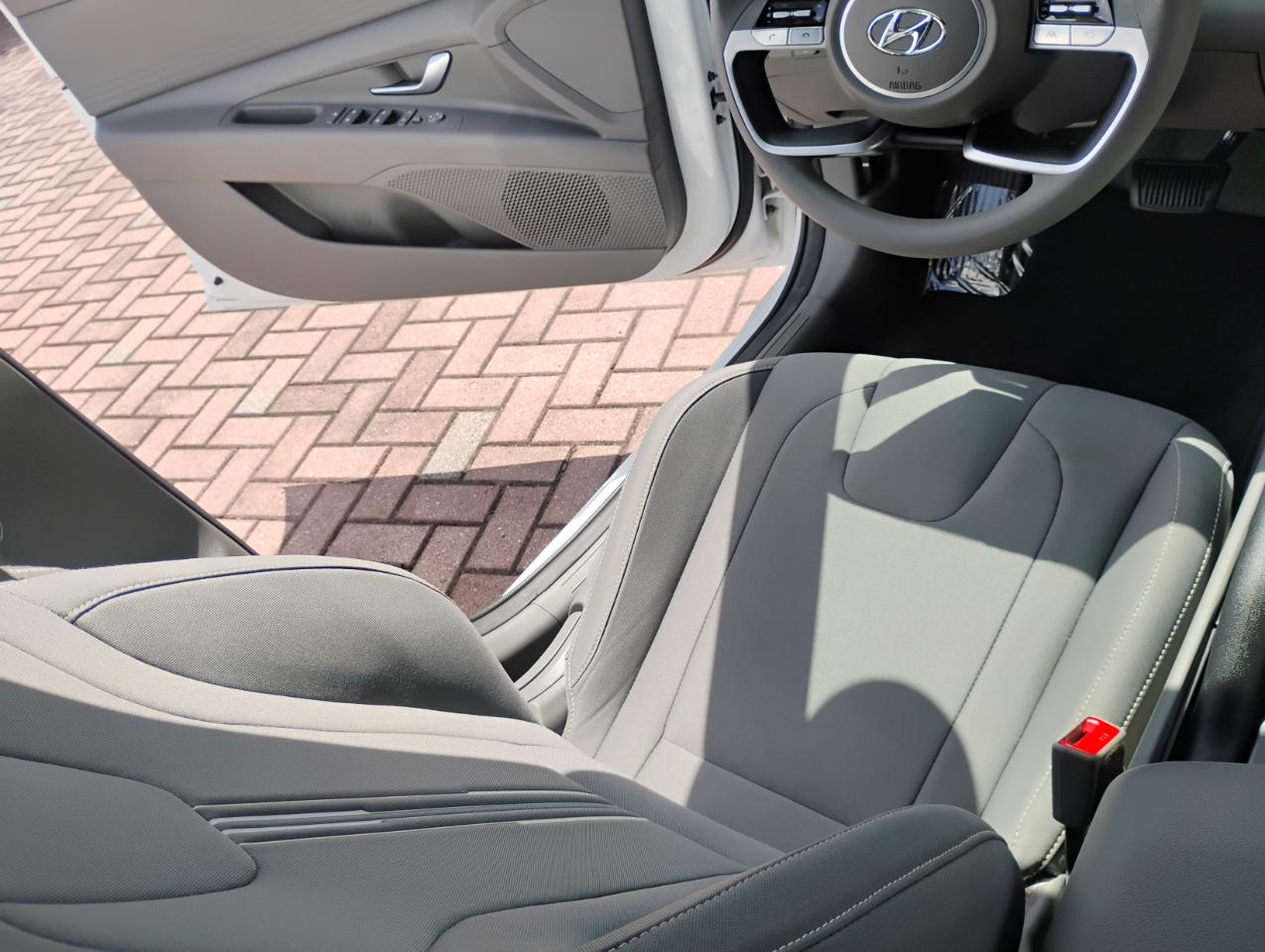 Hyundai Elantra SEL 2023