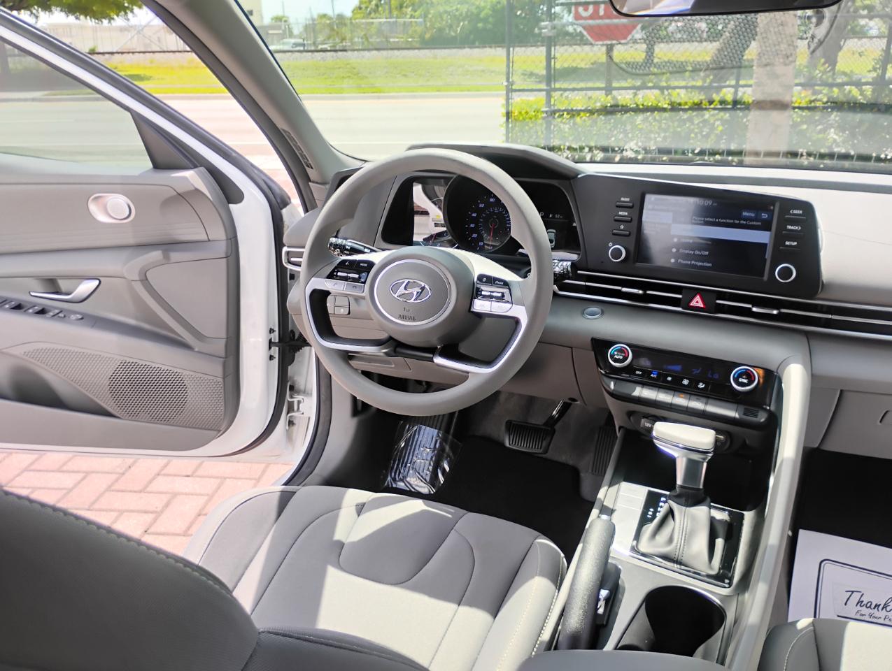 Hyundai Elantra SEL 2023