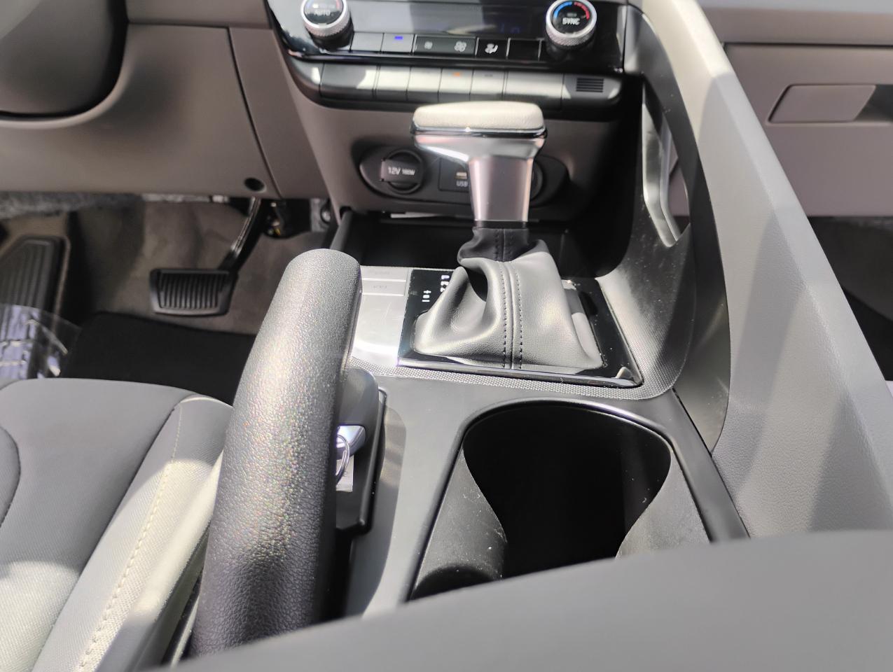 Hyundai Elantra SEL 2023