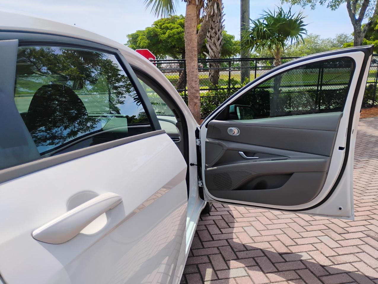 Hyundai Elantra SEL 2023