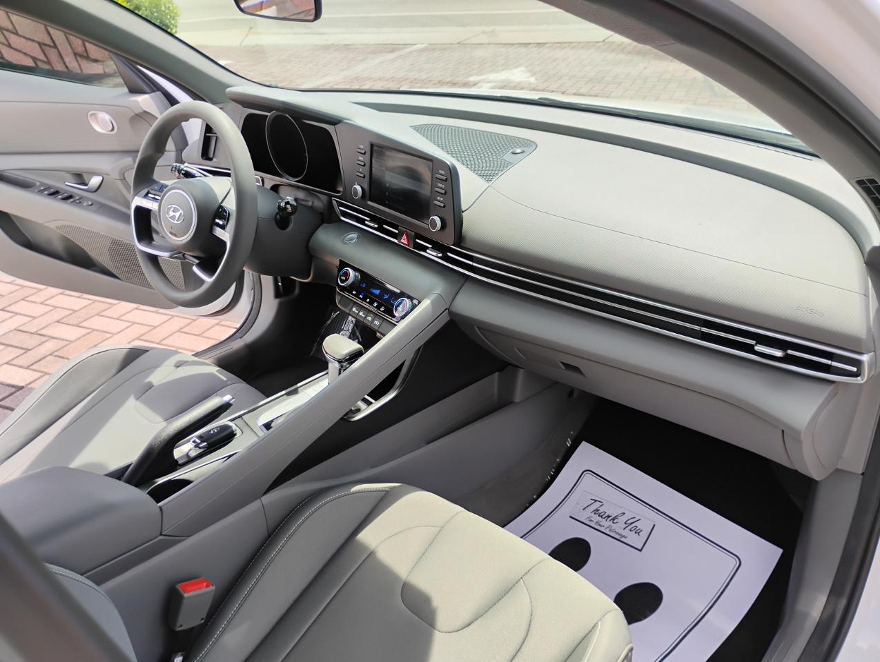 Hyundai Elantra SEL 2023