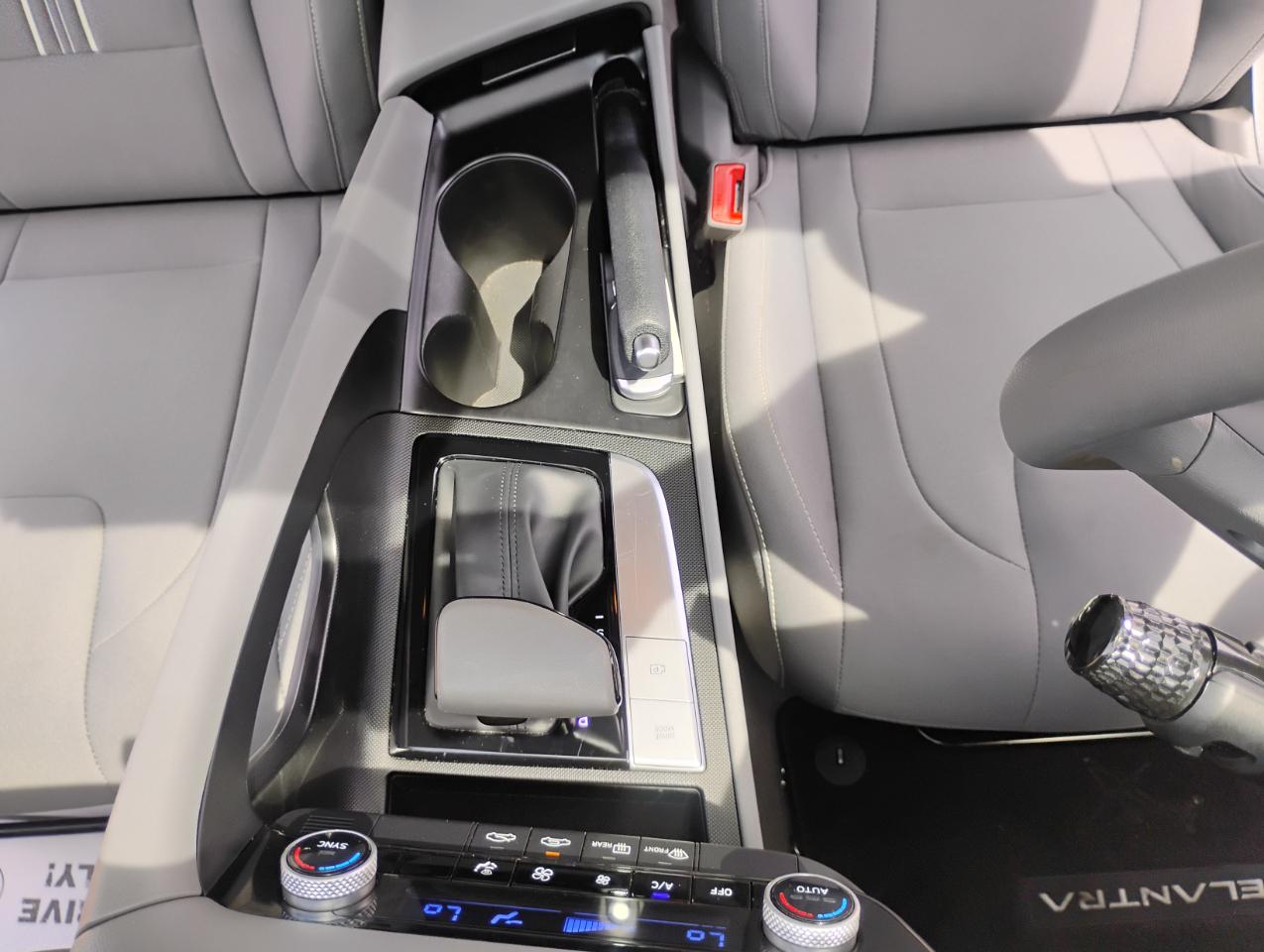Hyundai Elantra SEL 2023