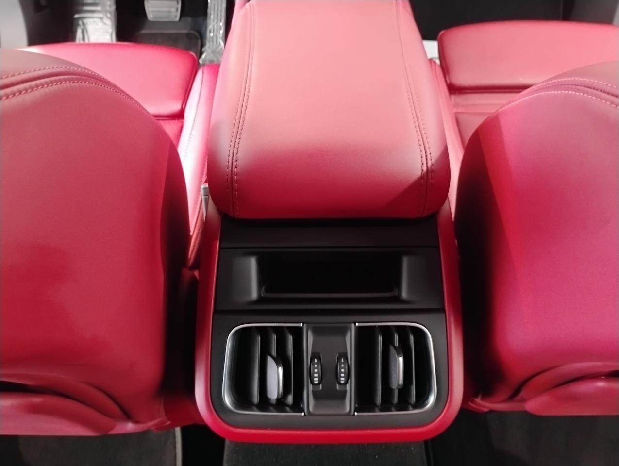 Maserati Grecale  2023