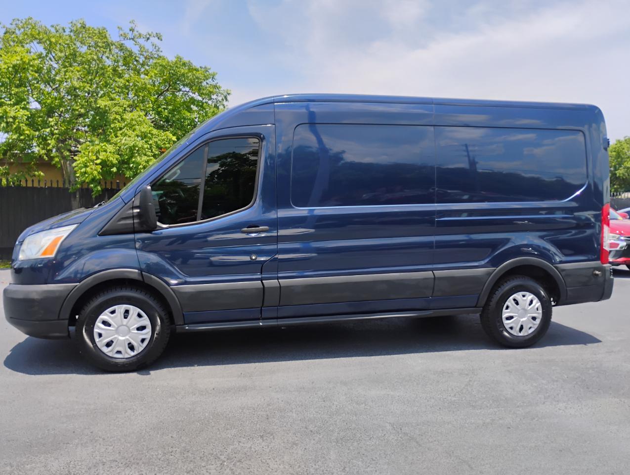 Ford Transit 350 Van Med. Roof w/Sliding Pass. 148-in. WB 2015