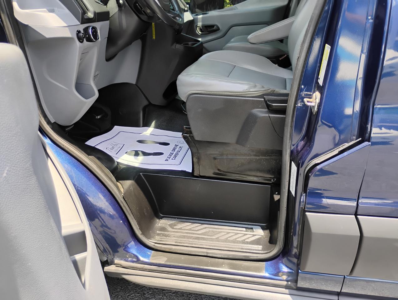 Ford Transit 350 Van Med. Roof w/Sliding Pass. 148-in. WB 2015