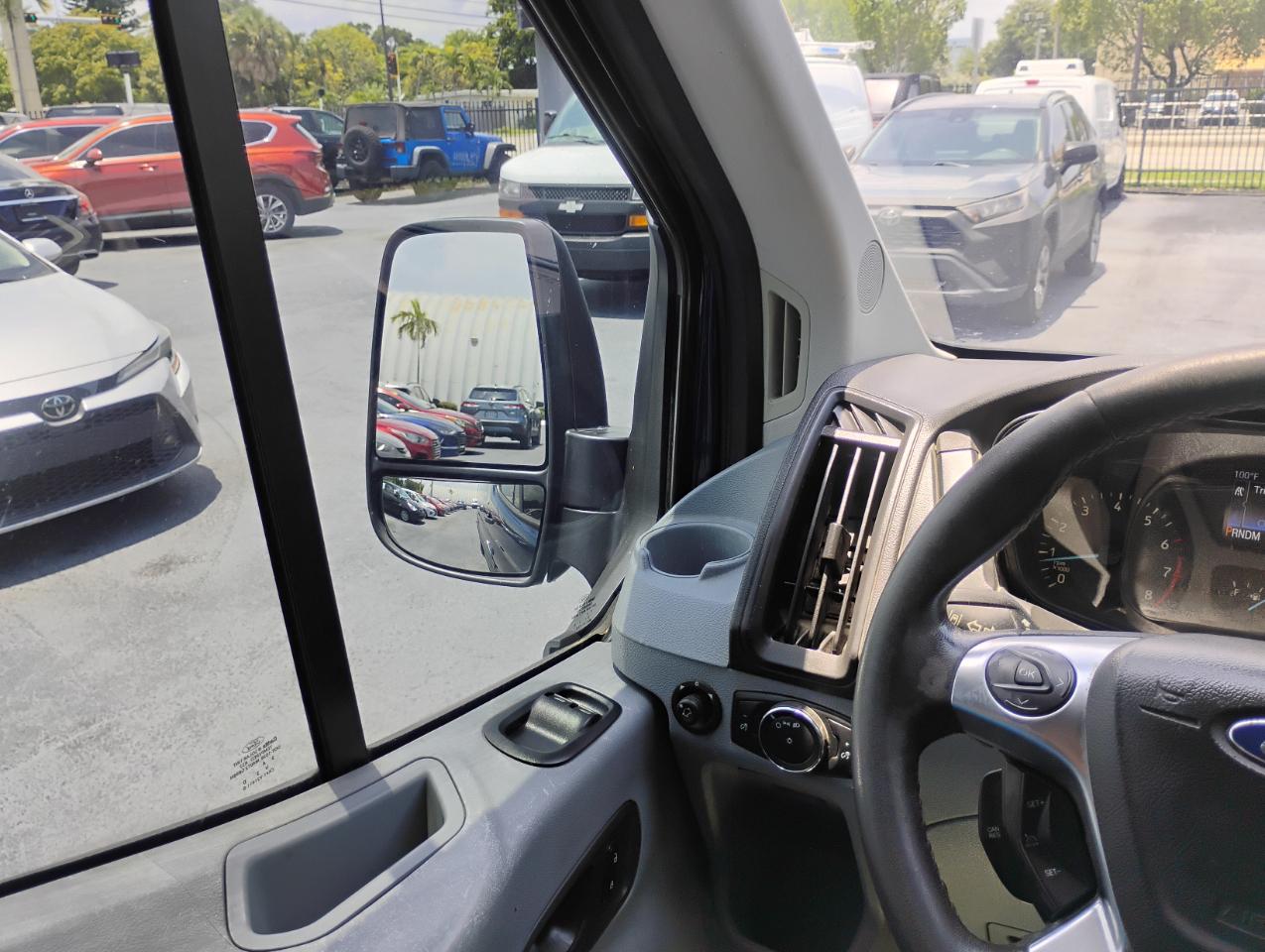 Ford Transit 350 Van Med. Roof w/Sliding Pass. 148-in. WB 2015