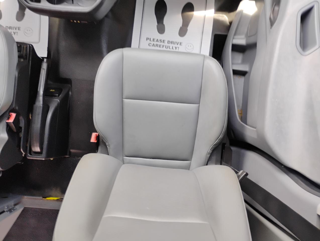 Ford Transit 350 Van Med. Roof w/Sliding Pass. 148-in. WB 2015