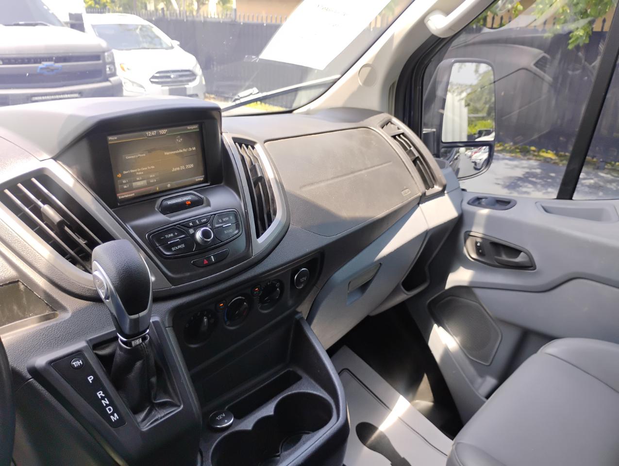 Ford Transit 350 Van Med. Roof w/Sliding Pass. 148-in. WB 2015