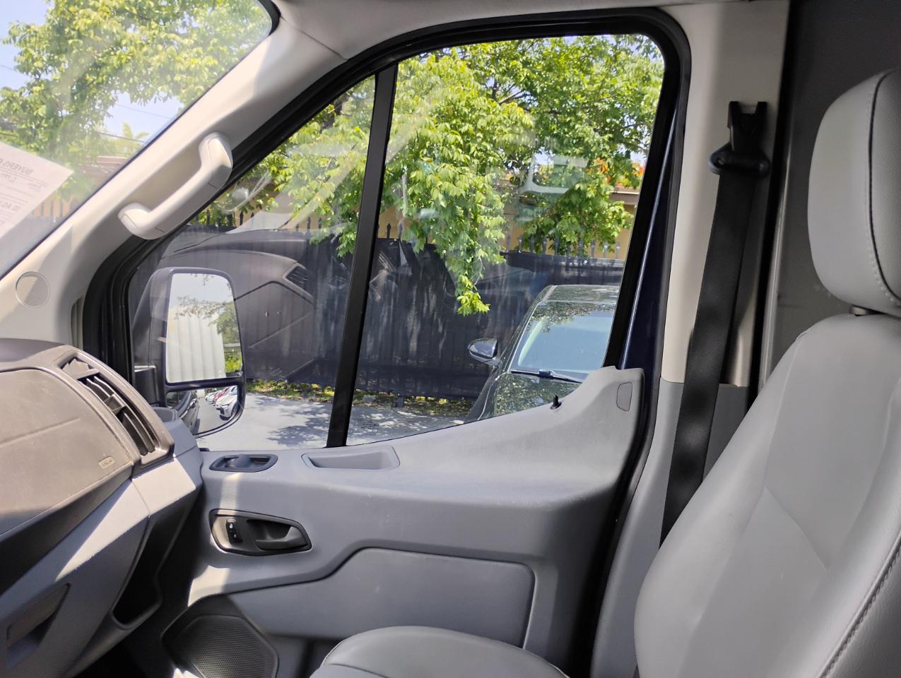 Ford Transit 350 Van Med. Roof w/Sliding Pass. 148-in. WB 2015
