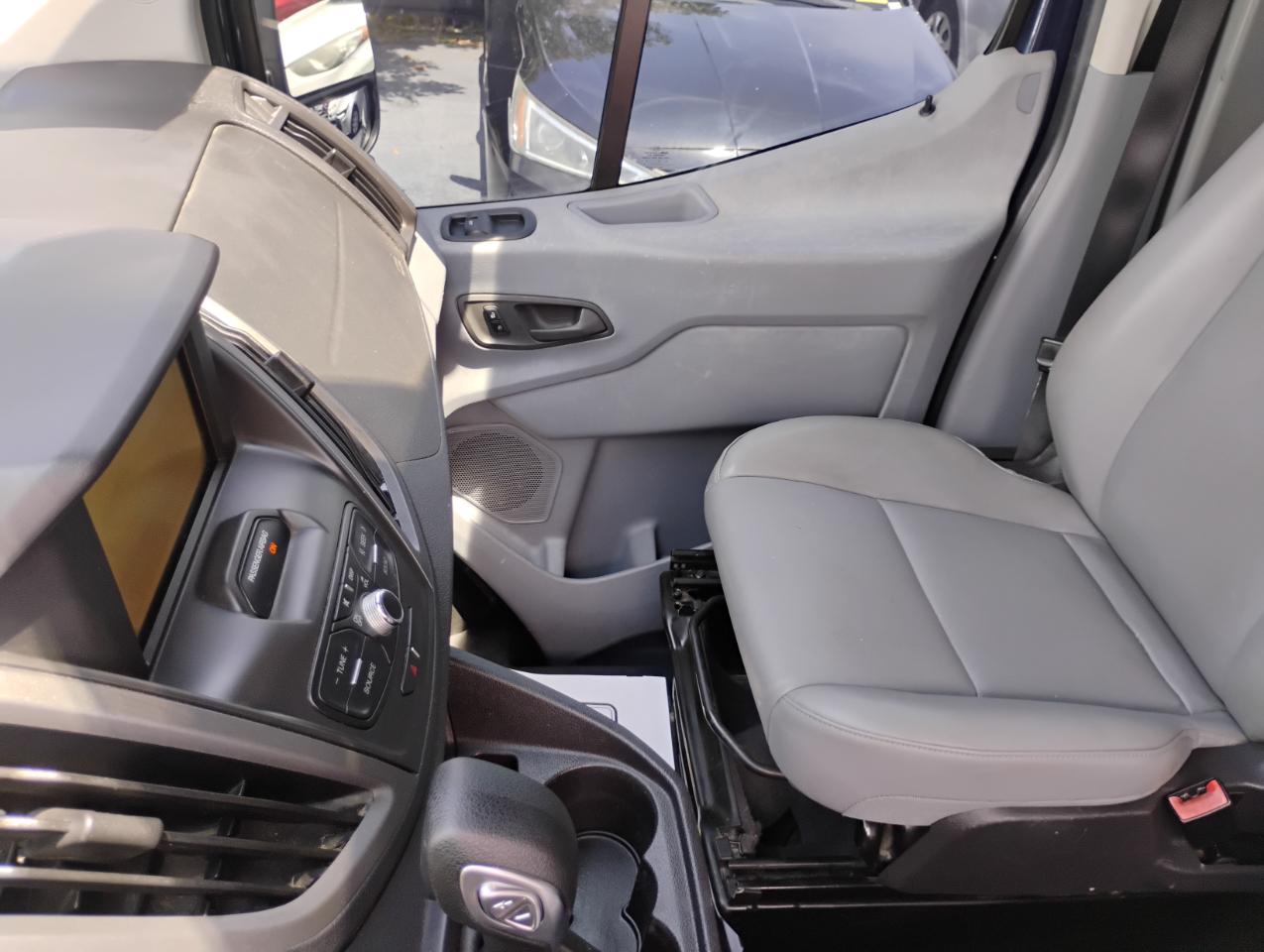 Ford Transit 350 Van Med. Roof w/Sliding Pass. 148-in. WB 2015