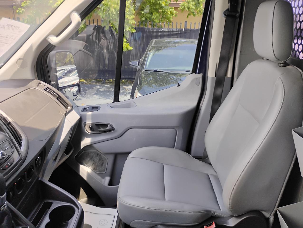 Ford Transit 350 Van Med. Roof w/Sliding Pass. 148-in. WB 2015