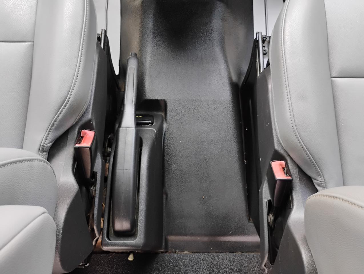Ford Transit 350 Van Med. Roof w/Sliding Pass. 148-in. WB 2015