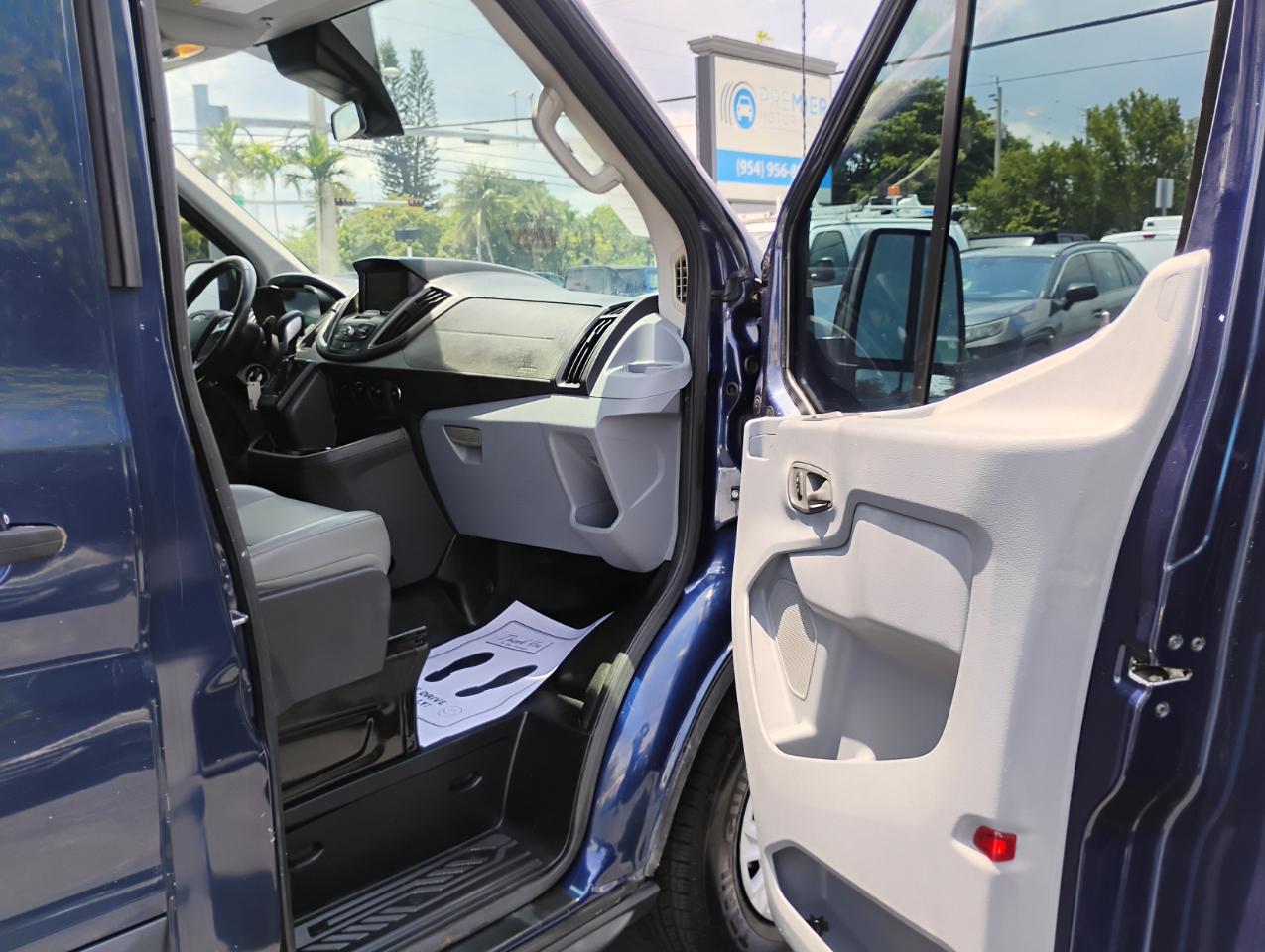 Ford Transit 350 Van Med. Roof w/Sliding Pass. 148-in. WB 2015