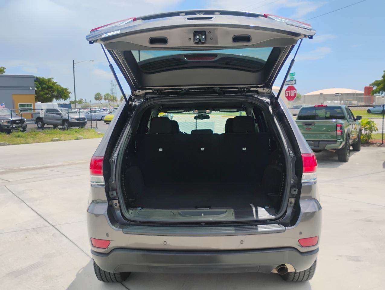 Jeep Grand Cherokee Laredo E 2WD 2021