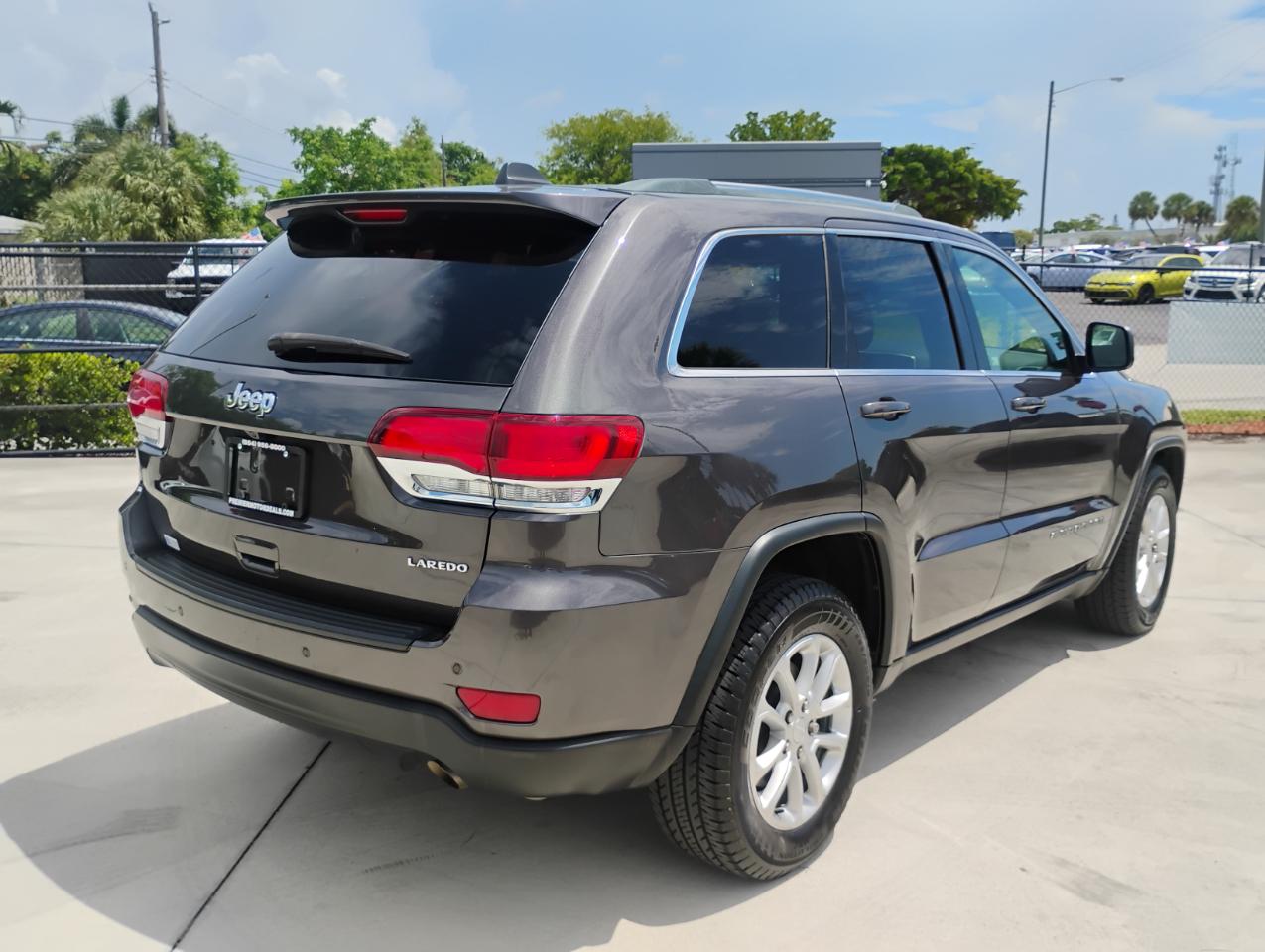 Jeep Grand Cherokee Laredo E 2WD 2021