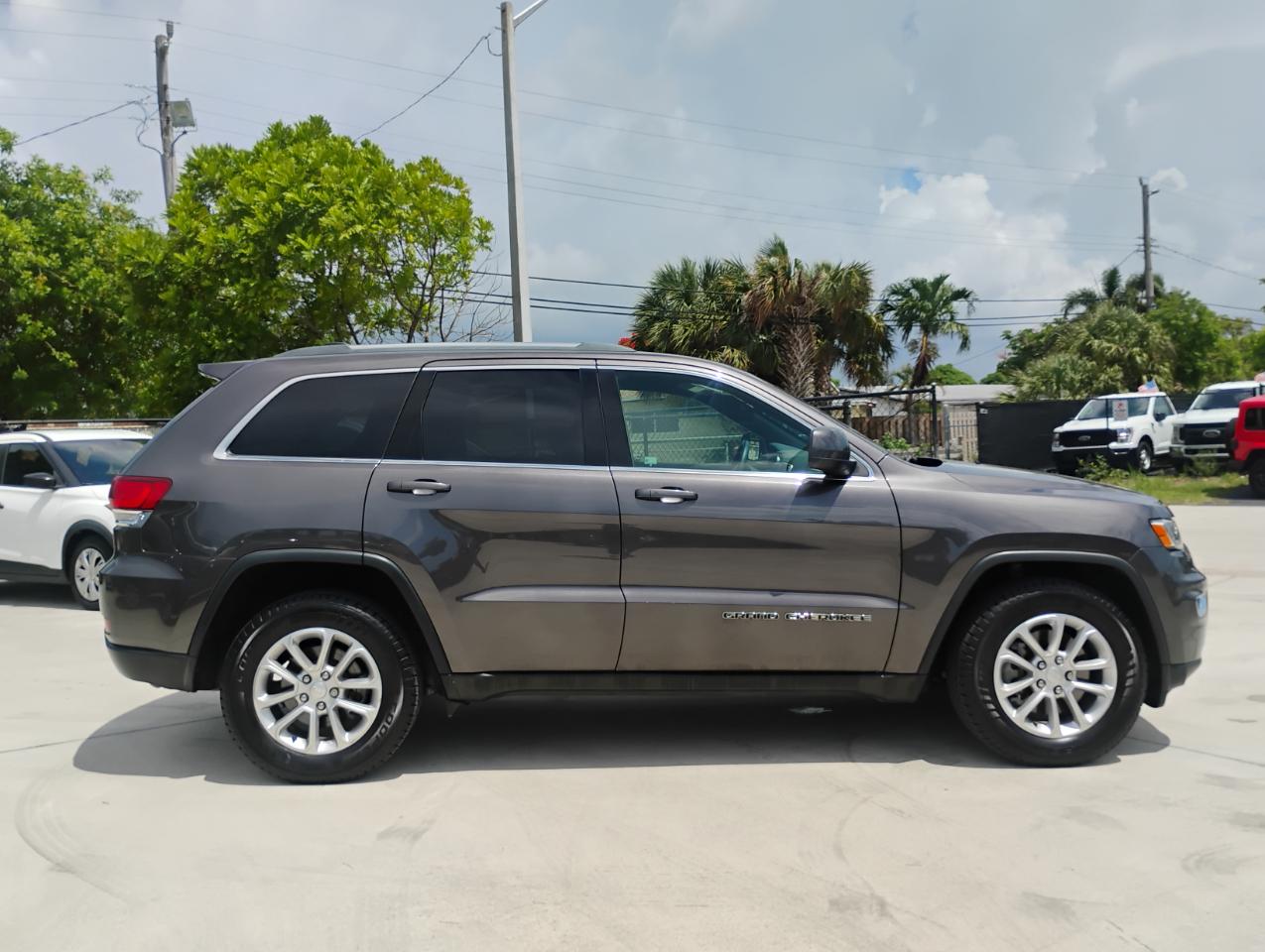 Jeep Grand Cherokee Laredo E 2WD 2021