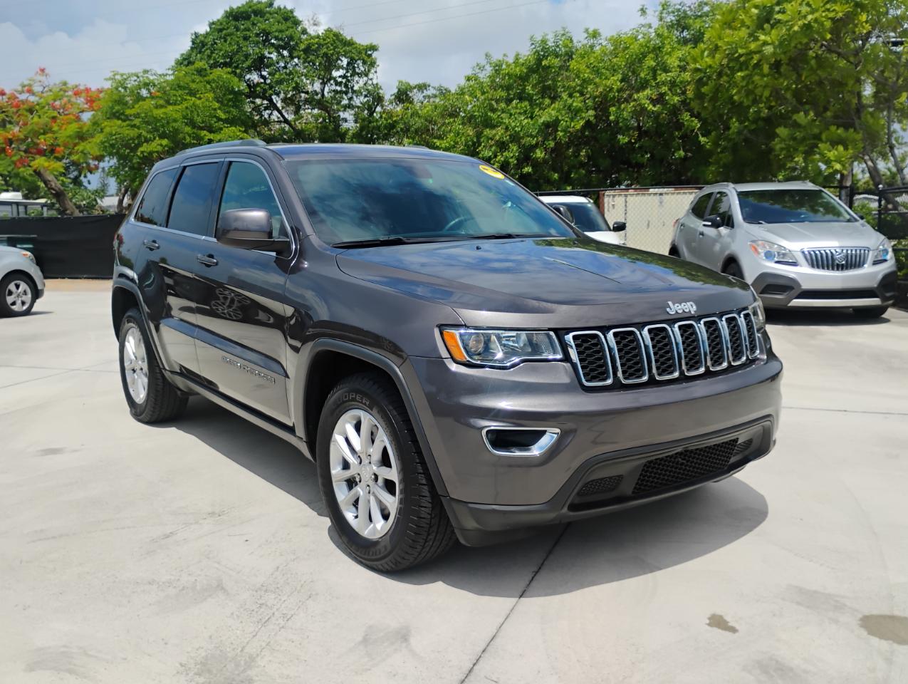 Jeep Grand Cherokee Laredo E 2WD 2021