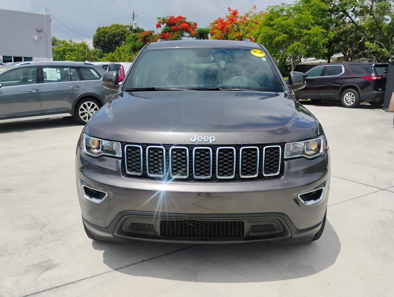 Jeep Grand Cherokee Laredo E 2WD 2021
