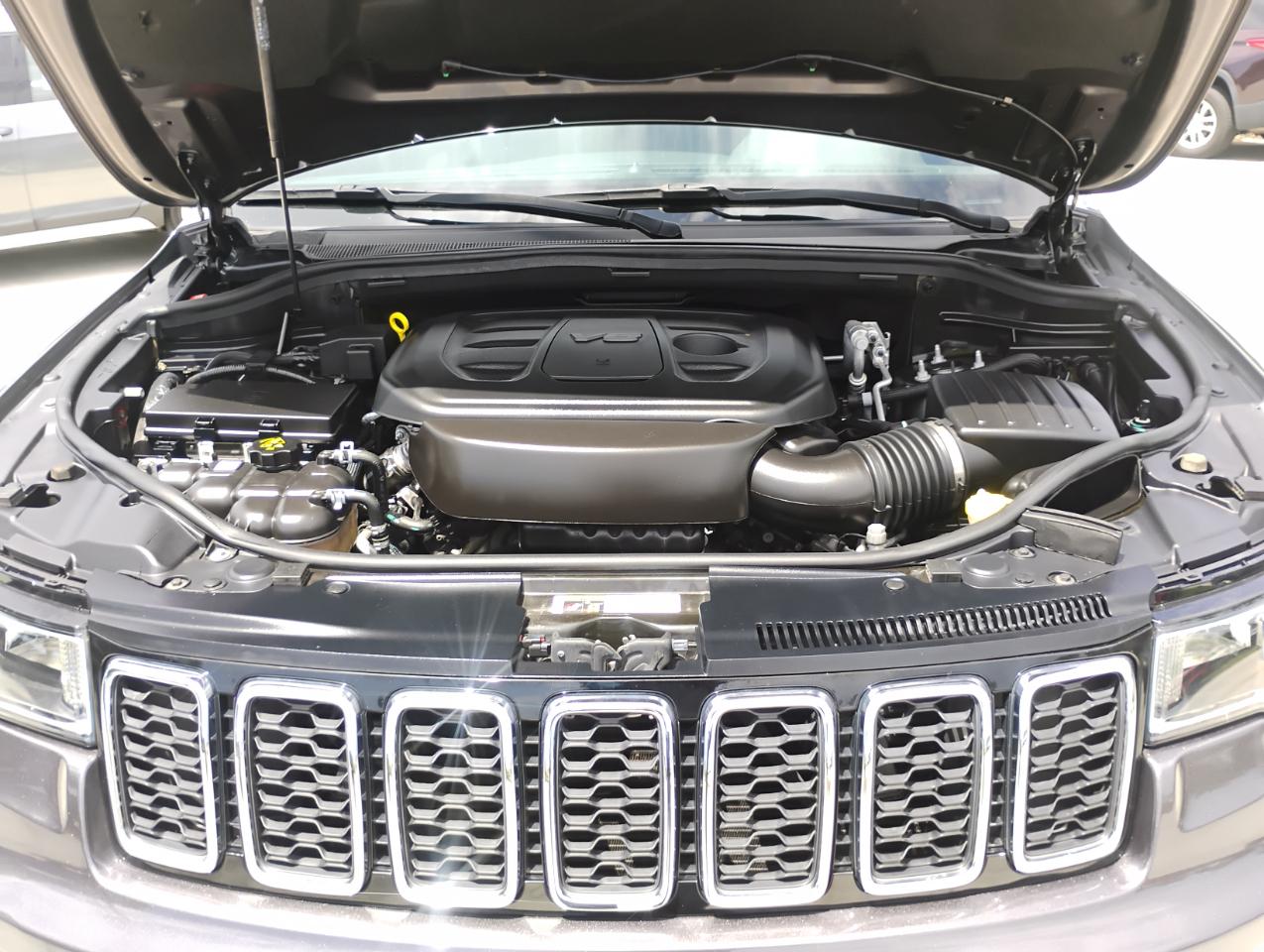 Jeep Grand Cherokee Laredo E 2WD 2021