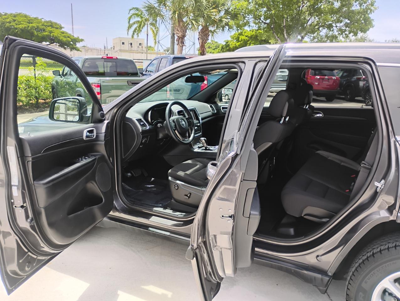 Jeep Grand Cherokee Laredo E 2WD 2021