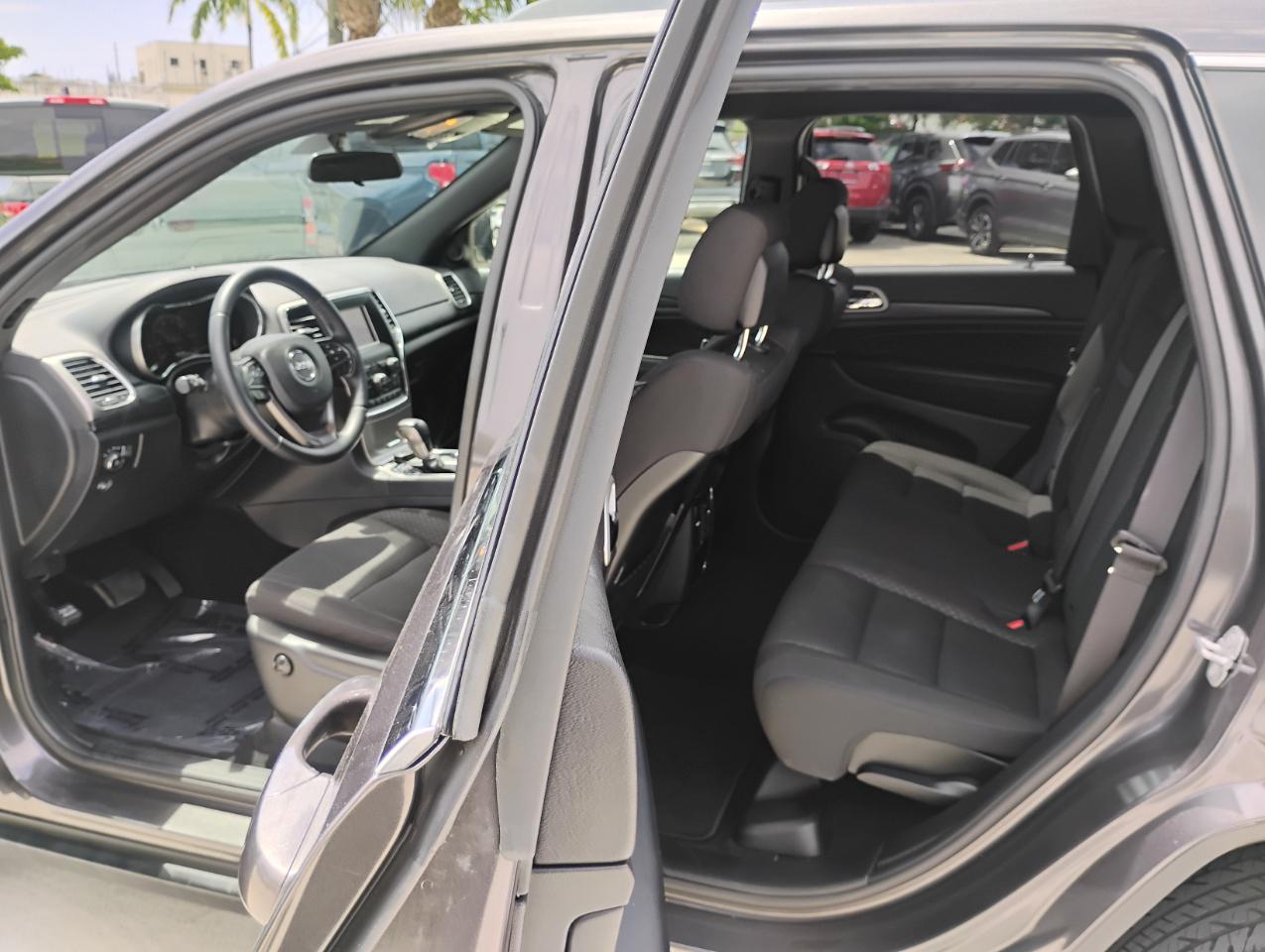 Jeep Grand Cherokee Laredo E 2WD 2021