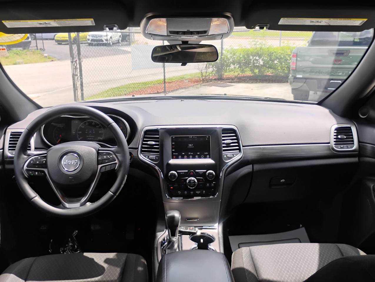 Jeep Grand Cherokee Laredo E 2WD 2021