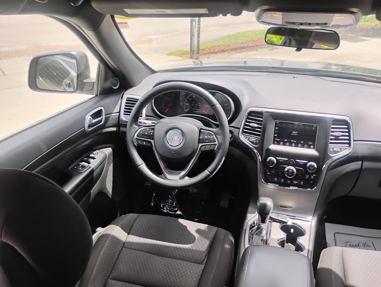 Jeep Grand Cherokee Laredo E 2WD 2021