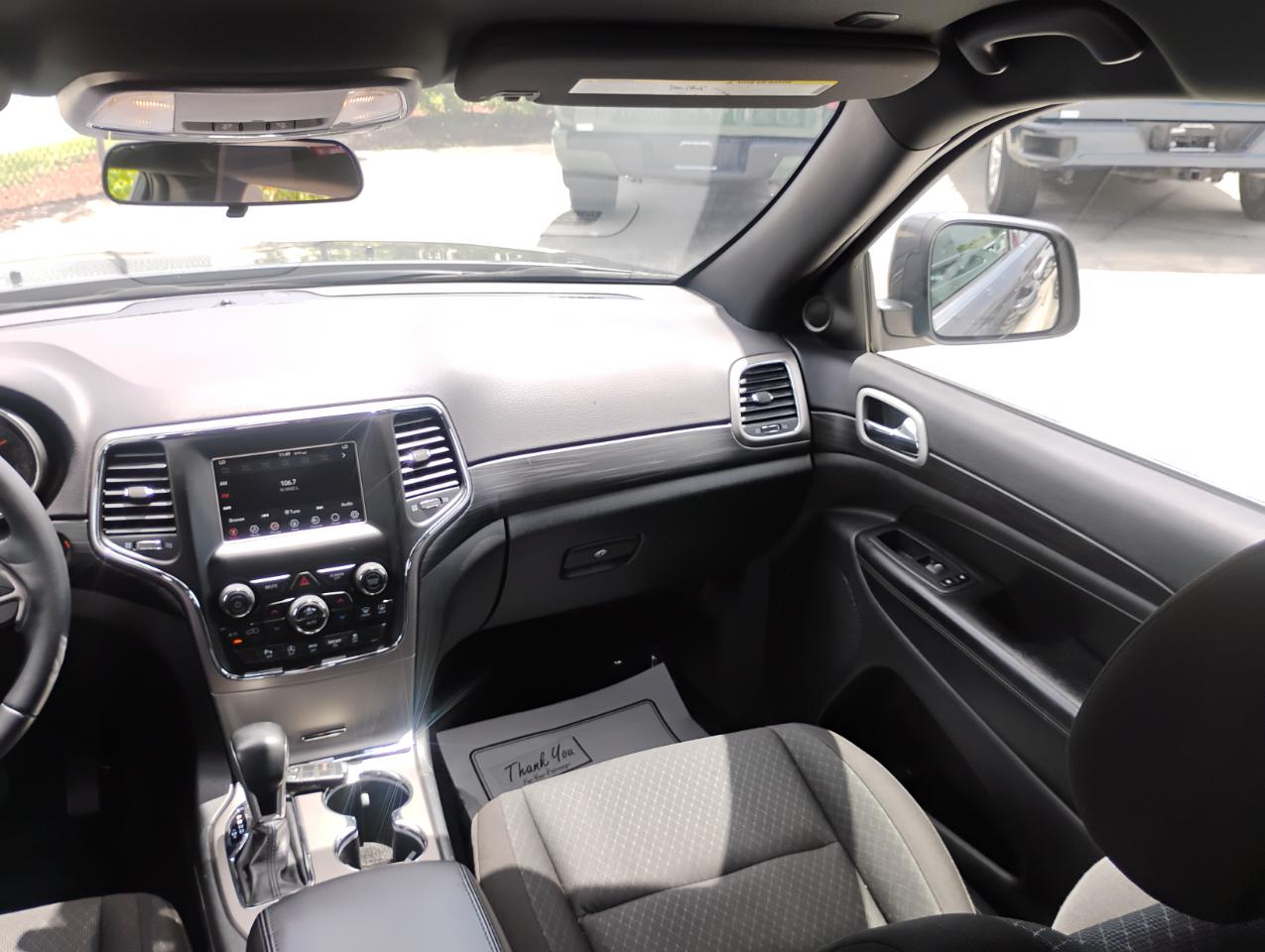 Jeep Grand Cherokee Laredo E 2WD 2021