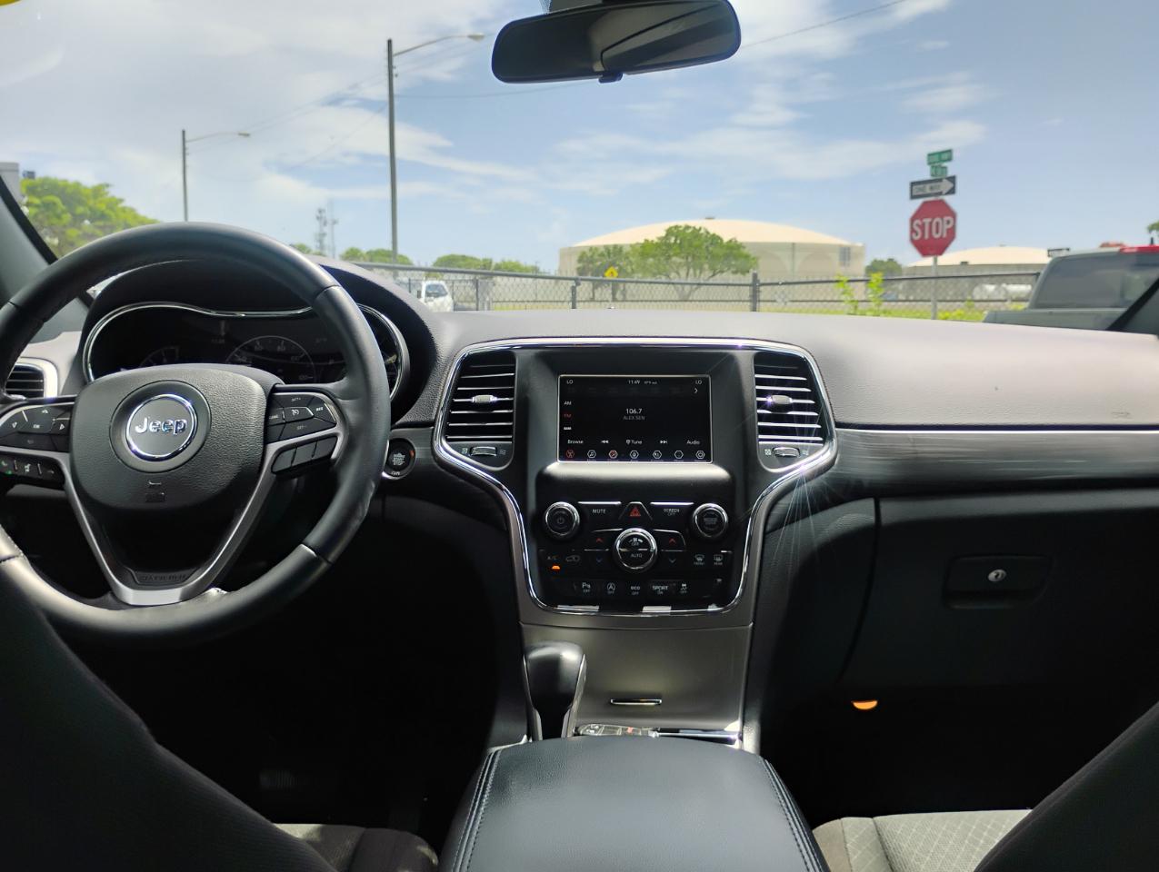 Jeep Grand Cherokee Laredo E 2WD 2021