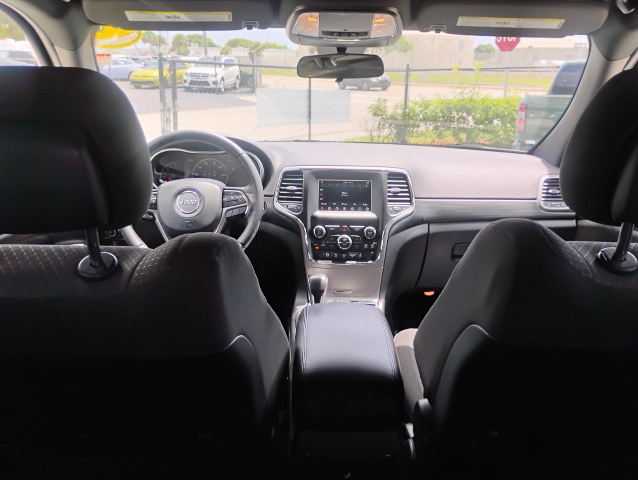 Jeep Grand Cherokee Laredo E 2WD 2021