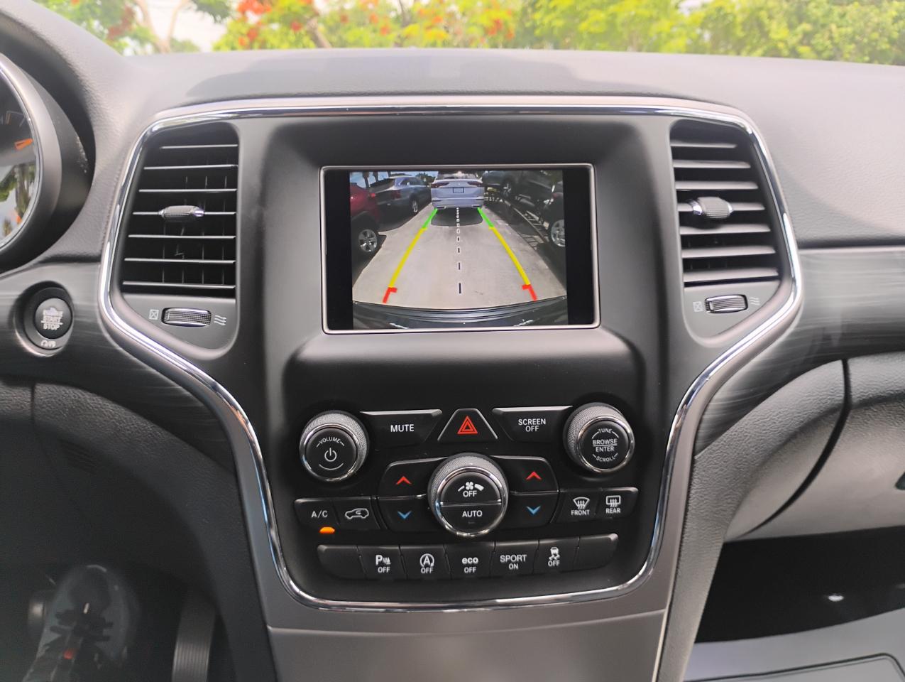 Jeep Grand Cherokee Laredo E 2WD 2021