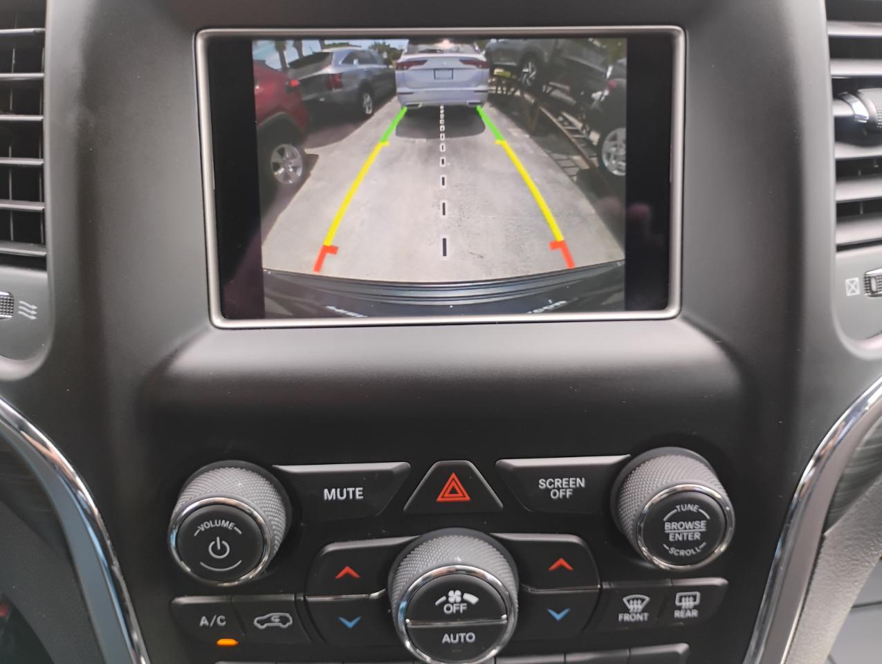Jeep Grand Cherokee Laredo E 2WD 2021