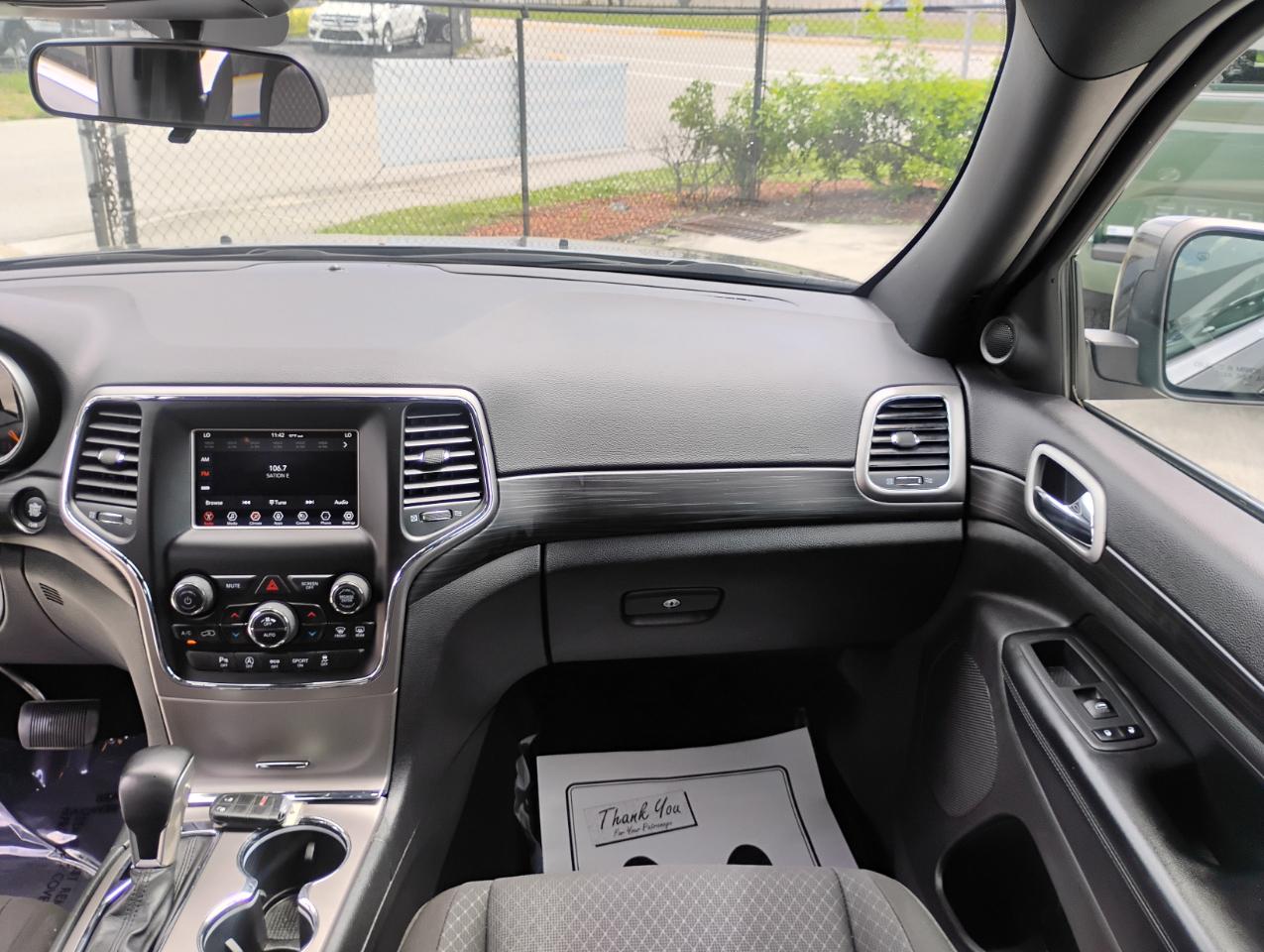 Jeep Grand Cherokee Laredo E 2WD 2021