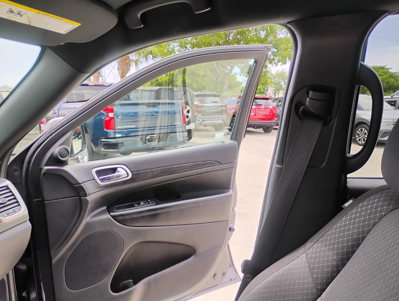 Jeep Grand Cherokee Laredo E 2WD 2021