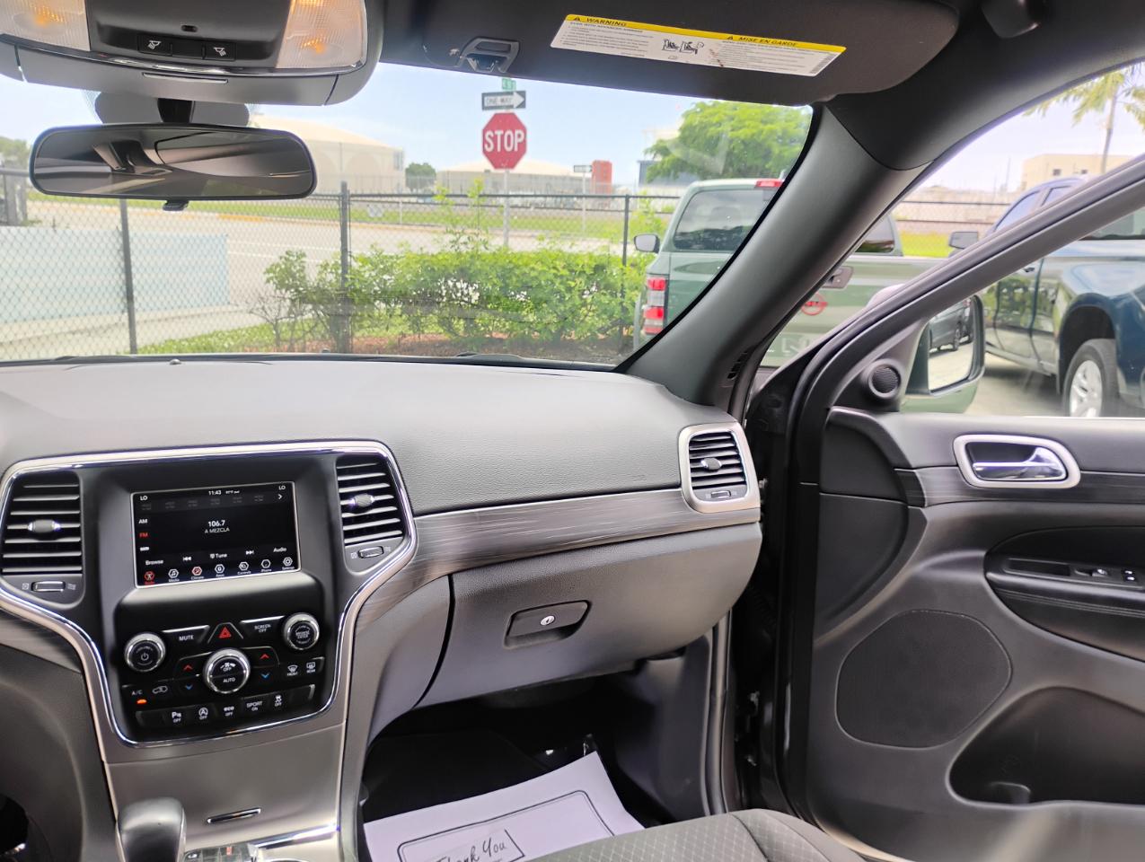 Jeep Grand Cherokee Laredo E 2WD 2021