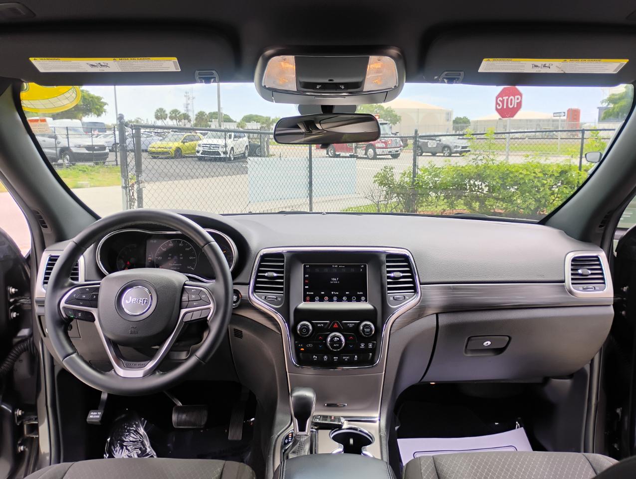 Jeep Grand Cherokee Laredo E 2WD 2021