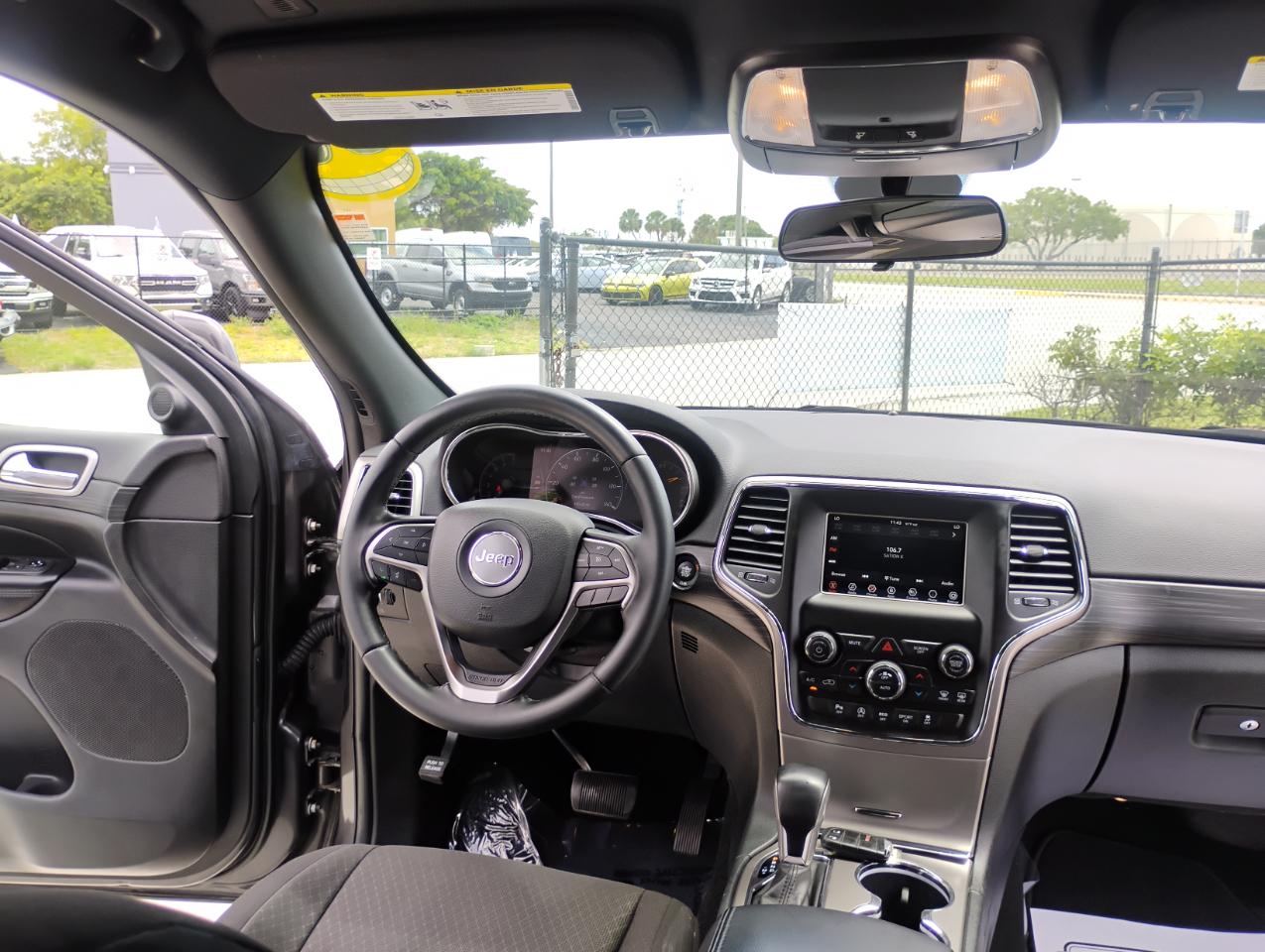 Jeep Grand Cherokee Laredo E 2WD 2021
