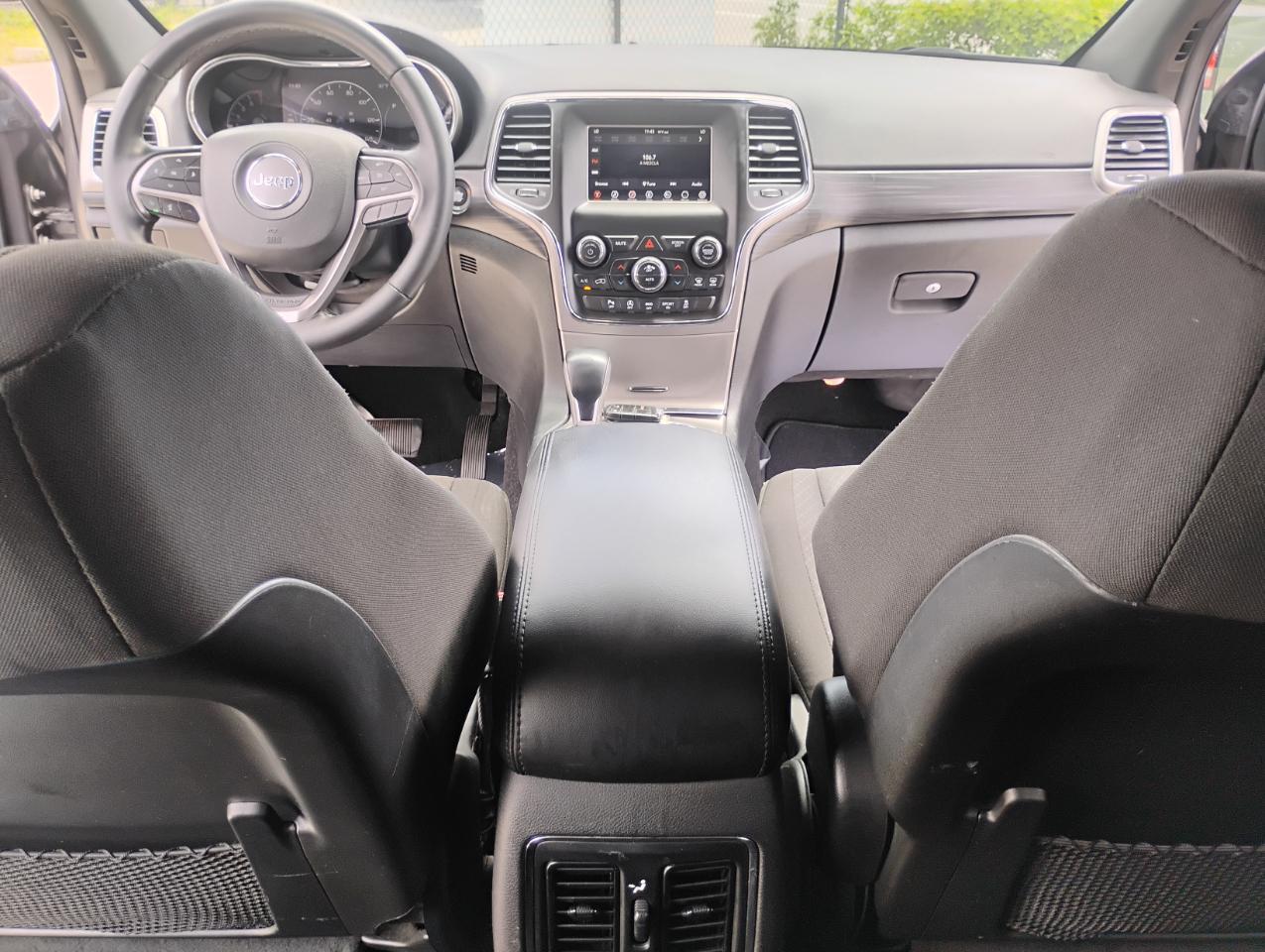 Jeep Grand Cherokee Laredo E 2WD 2021