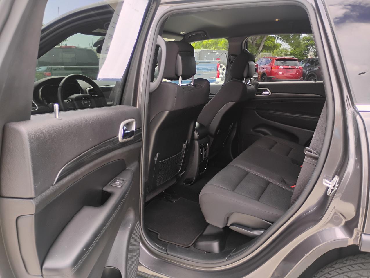 Jeep Grand Cherokee Laredo E 2WD 2021
