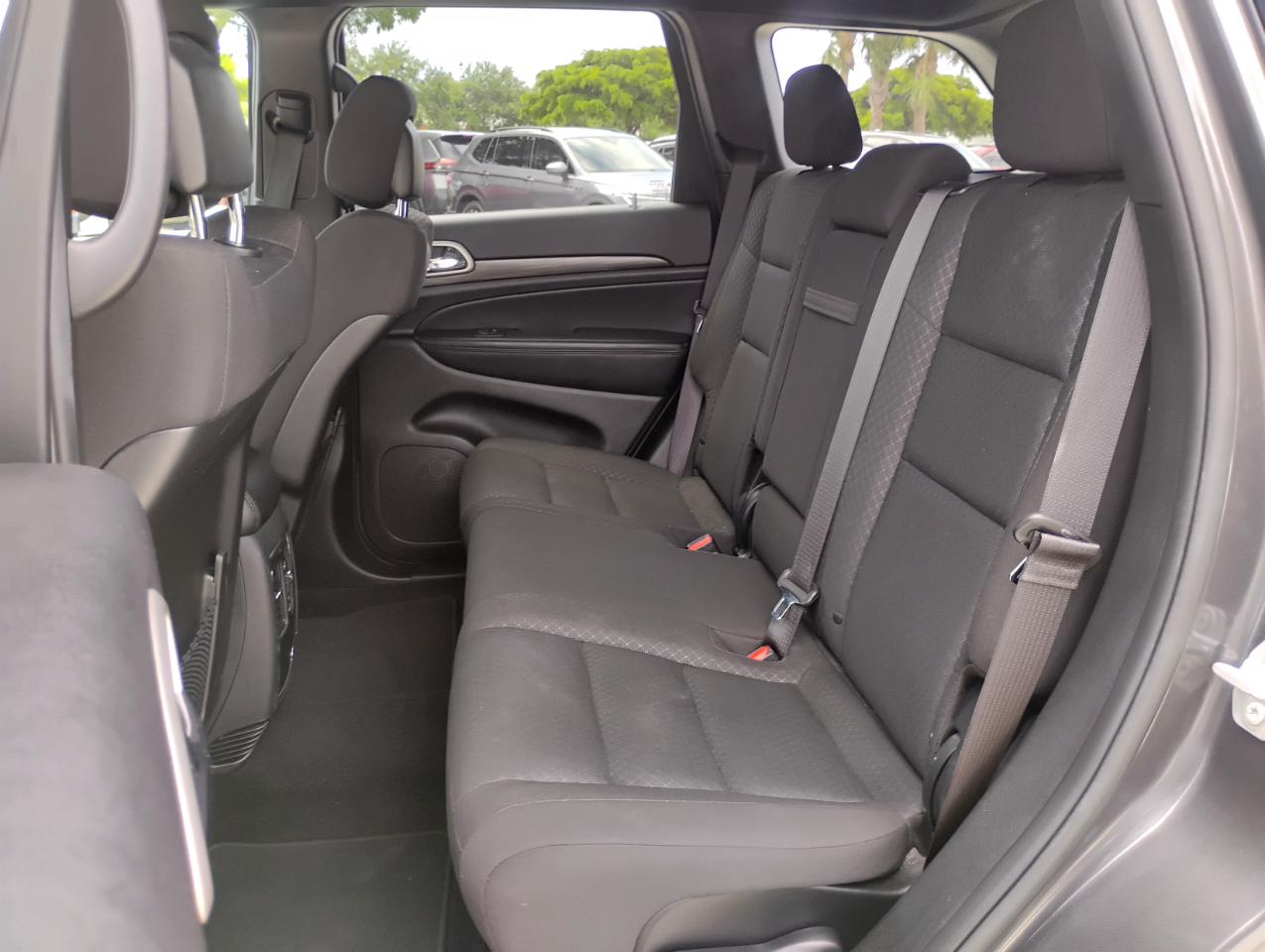 Jeep Grand Cherokee Laredo E 2WD 2021