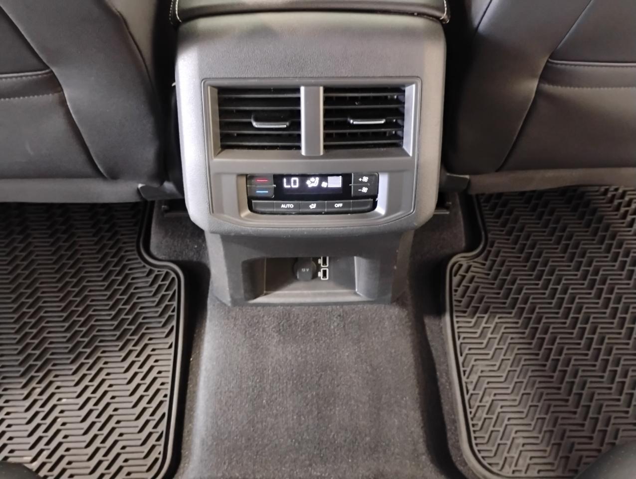 Volkswagen Atlas SE 2021
