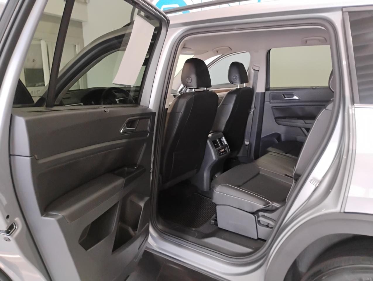 Volkswagen Atlas SE 2021