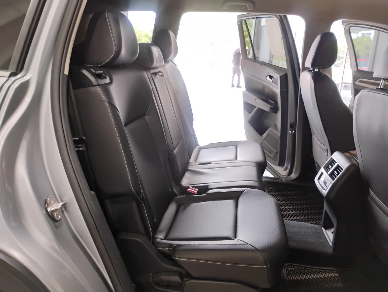 Volkswagen Atlas SE 2021