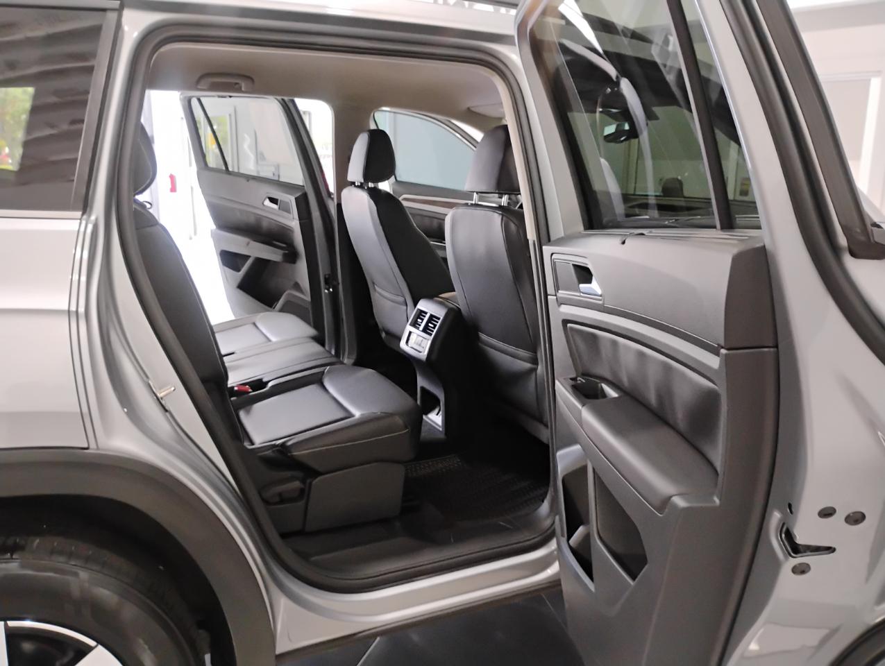Volkswagen Atlas SE 2021