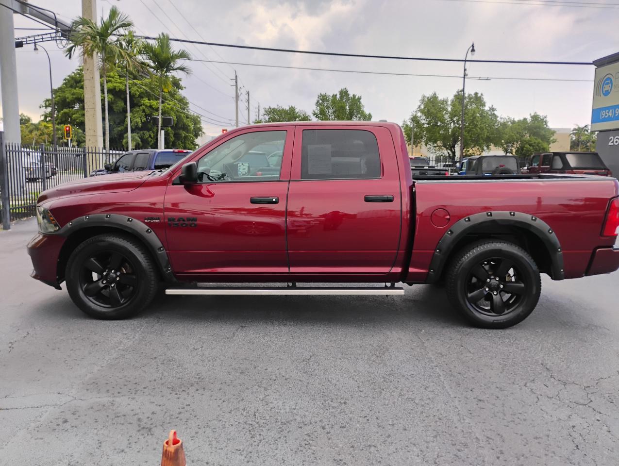 RAM 1500 Tradesman Crew Cab SWB 2WD 2017
